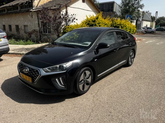 יונדאי איוניק