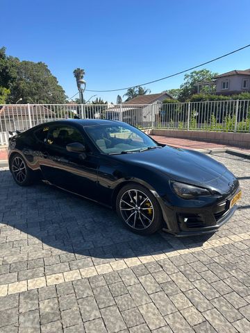 סובארו BRZ
