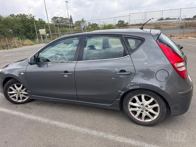 יונדאי i30