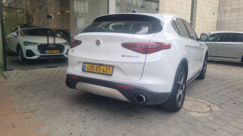 מודעת רכב אלפא רומיאו סטלביו