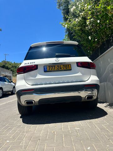 מודעת רכב מרצדס-בנץ GLB