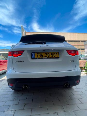 יגואר F-Pace