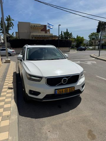 וולוו XC40