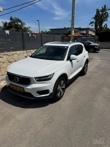וולוו XC40