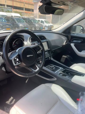 יגואר F-Pace