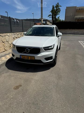 מודעת רכב וולוו XC40