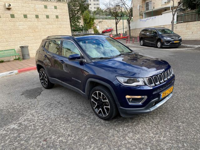 מודעת רכב ג'יפ קומפאס