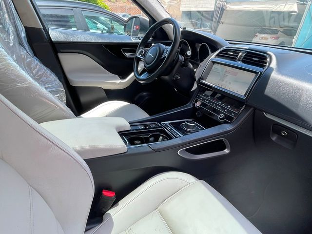 יגואר F-Pace