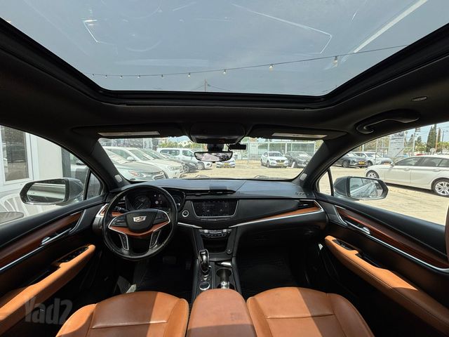 קאדילק XT5