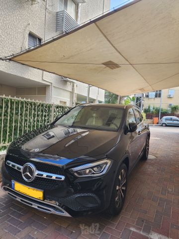 מודעת רכב מרצדס-בנץ GLA