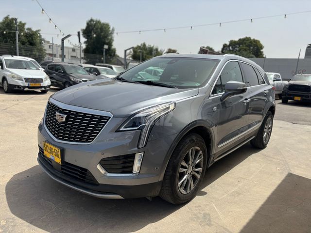 קאדילק XT5