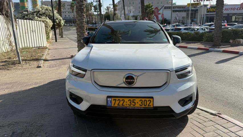 מודעת רכב וולוו XC40