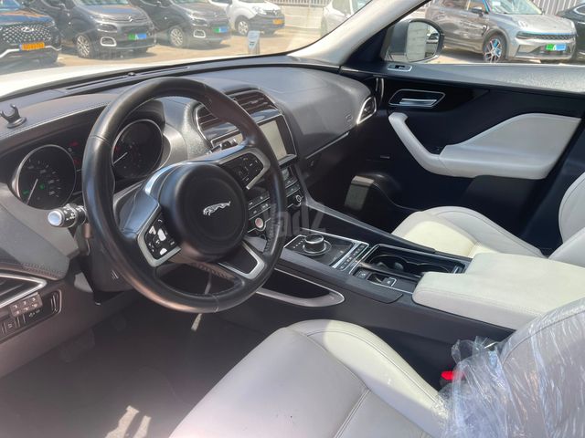 יגואר F-Pace