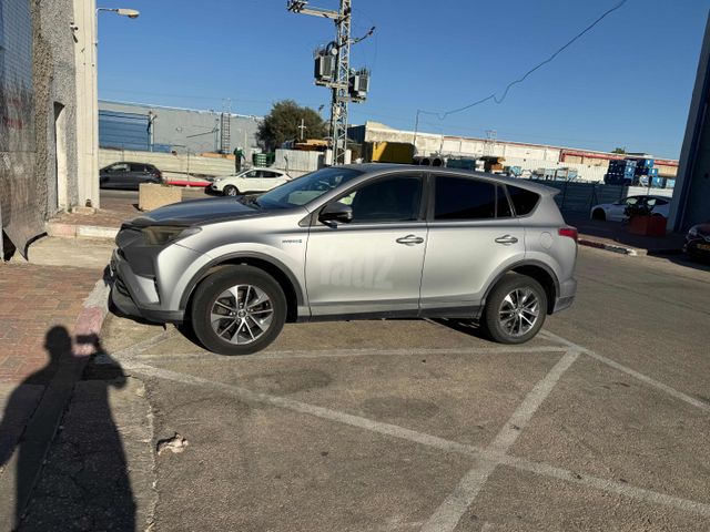 מודעת רכב טויוטה RAV4