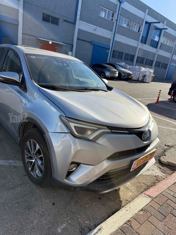 טויוטה RAV4
