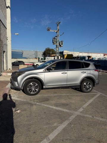 טויוטה RAV4
