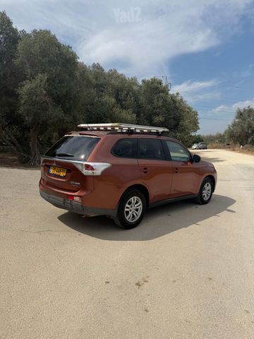 מיצובישי אאוטלנדר