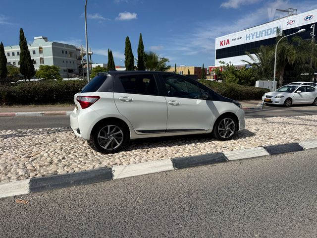 טויוטה יאריס