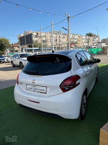 פיג'ו 208