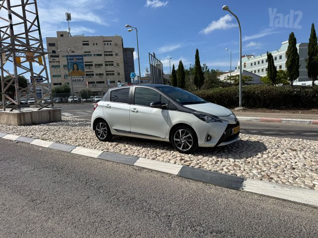 מודעת רכב טויוטה יאריס 1
