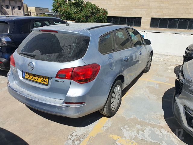 אופל אסטרה