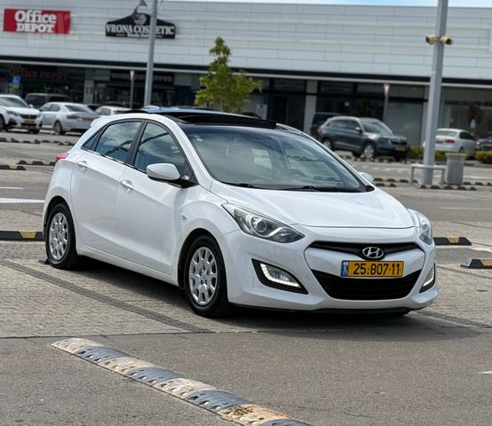 יונדאי i30