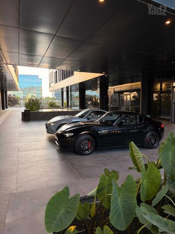 מודעת רכב מאזדה MX-5