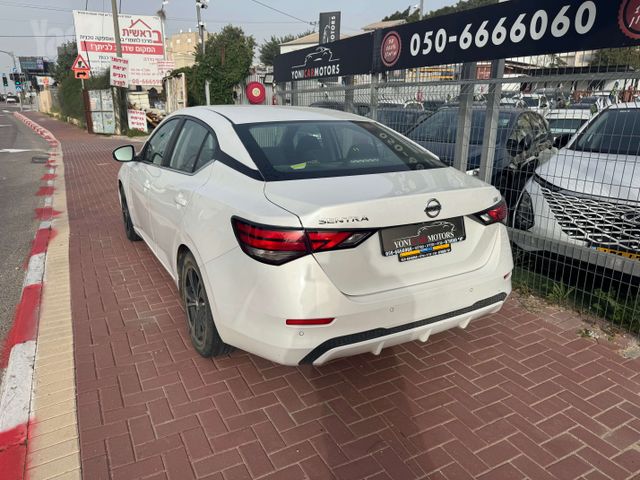ניסאן סנטרה