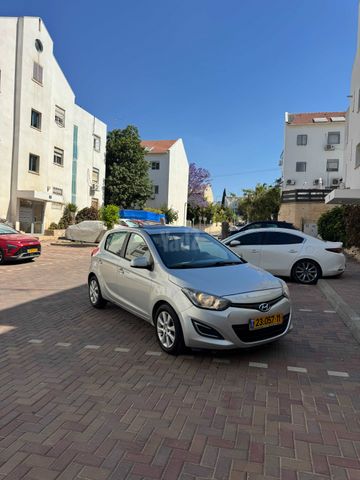 יונדאי i20