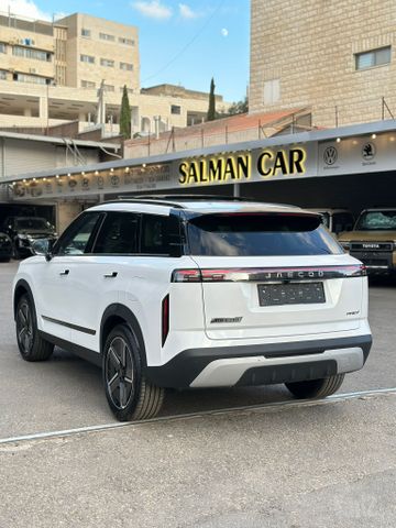 ג'אקו J7