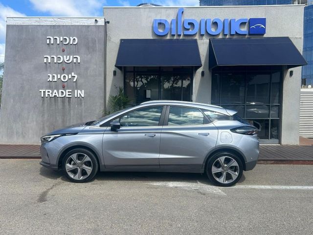 ג׳ילי Geometry C