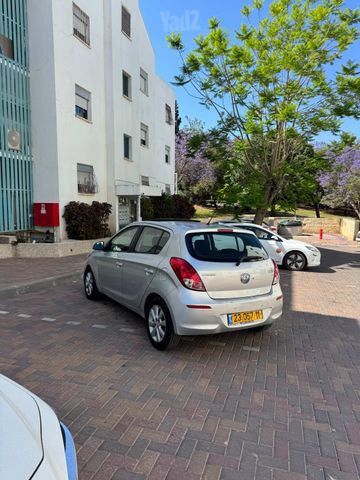 יונדאי i20