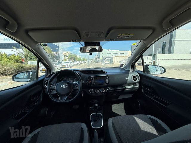 טויוטה יאריס