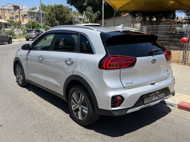 קיה נירו
