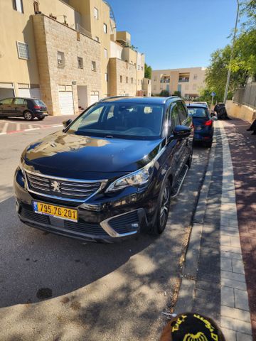 פיג'ו 5008