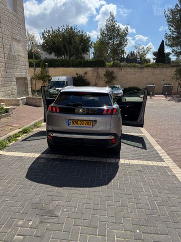 פיג'ו 3008