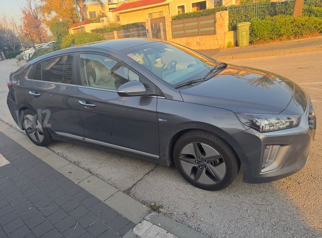 יונדאי איוניק