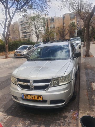 מודעת רכב דודג' ג'רני