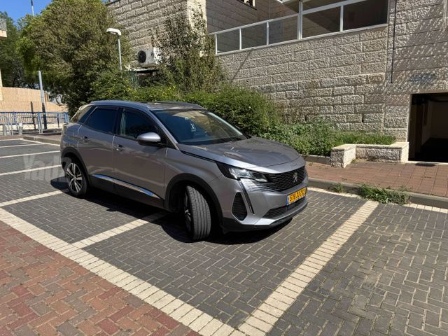 פיג'ו 3008