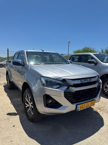 איסוזו די-מקס