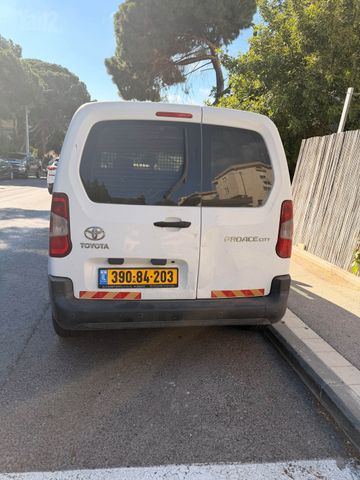 טויוטה פרואייס סיטי