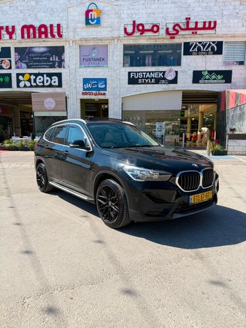 ב מ וו X1