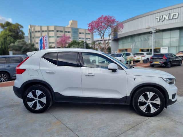 מודעת רכב וולוו XC40 2