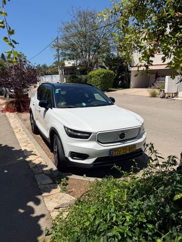וולוו XC40