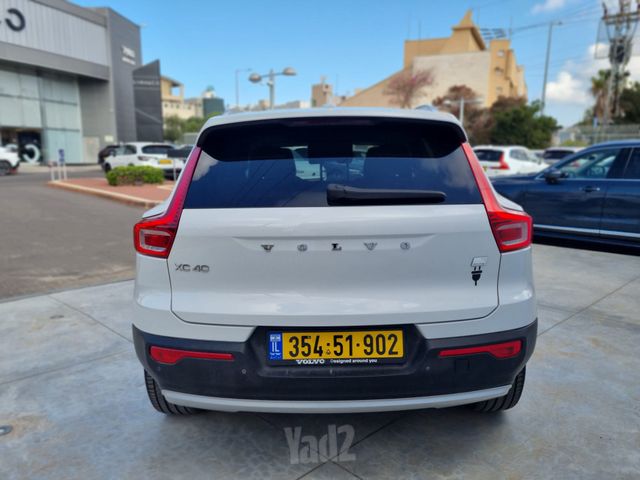 וולוו XC40