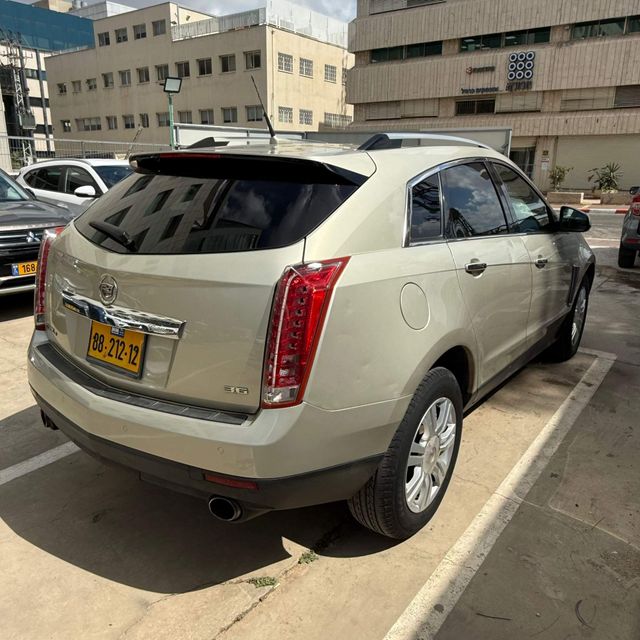 קאדילק SRX