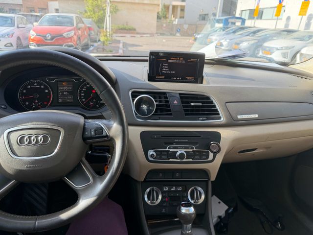 אאודי Q3