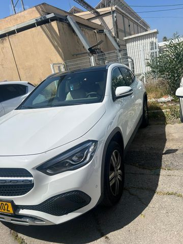 מרצדס-בנץ GLA