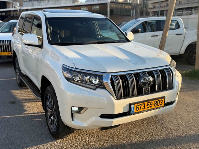 טויוטה לנד קרוזר