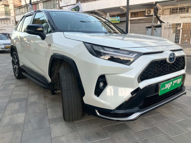 טויוטה RAV4